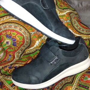 Clarks Womens Un Adorn Lo Suede Runners Size 7.5